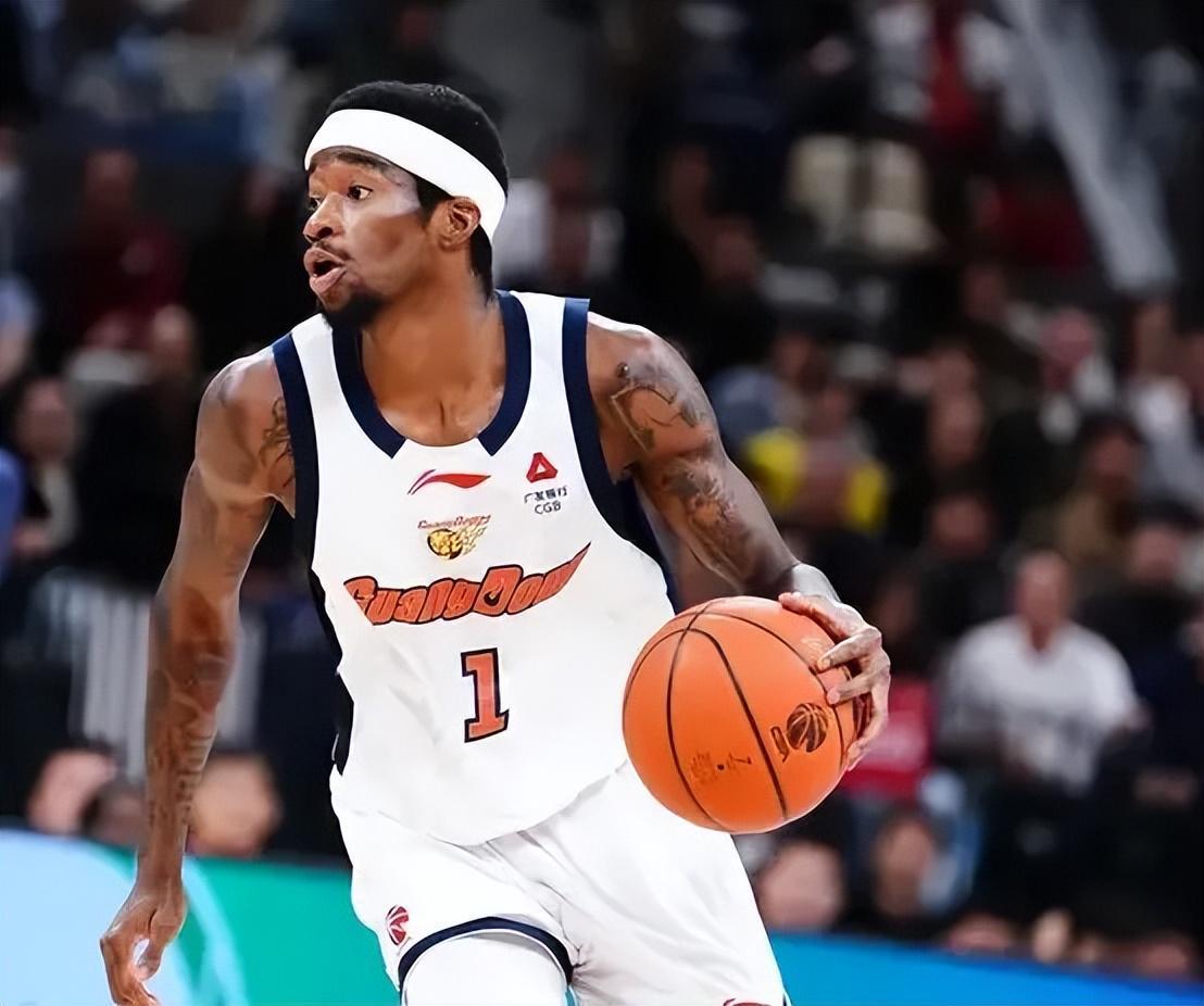 开云app-广东只靠外援得分不是首次了！本土球员集体迷失，杜锋真该反思了